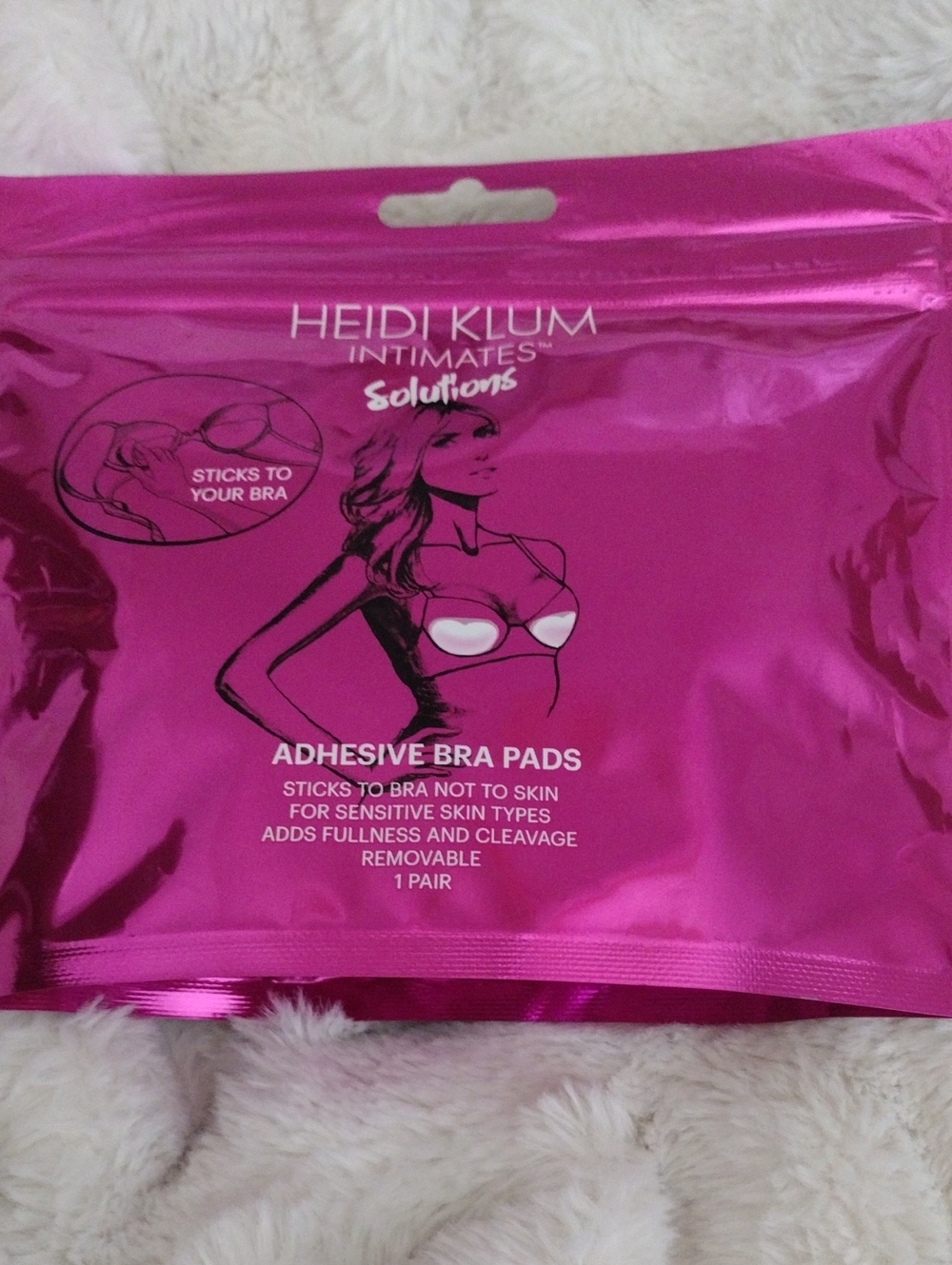 Heidi Klum Intimates Adhesive Bra Pads - Bright Pink Package